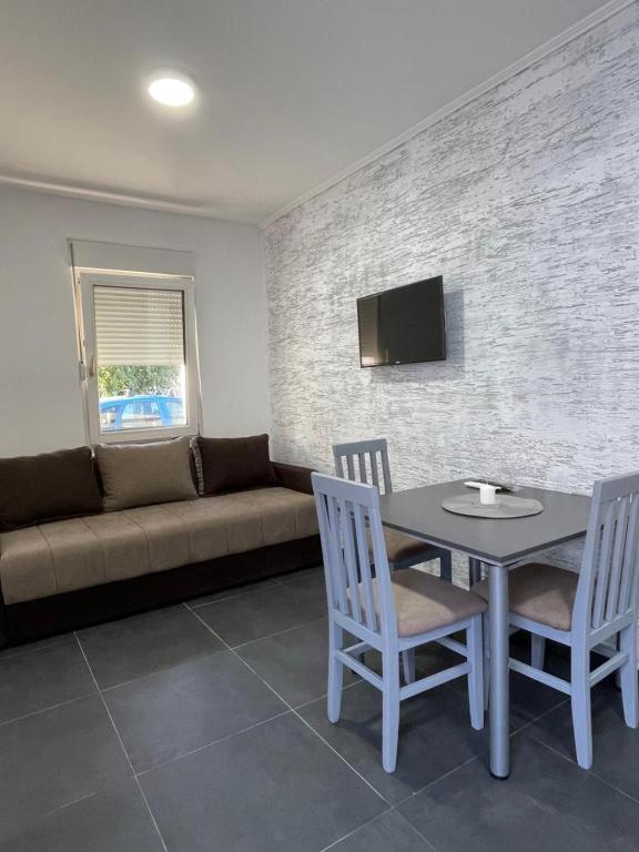 Milenko Apartment *
